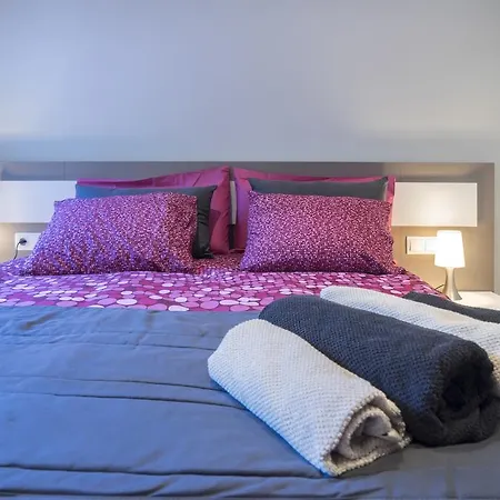 Stayingirona.mistela Daire Girona